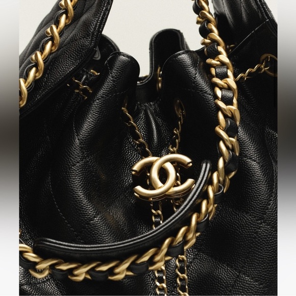 NEW✨ Chanel 25 Leather Hobo Bag Medium - Black - Picture 8 of 15